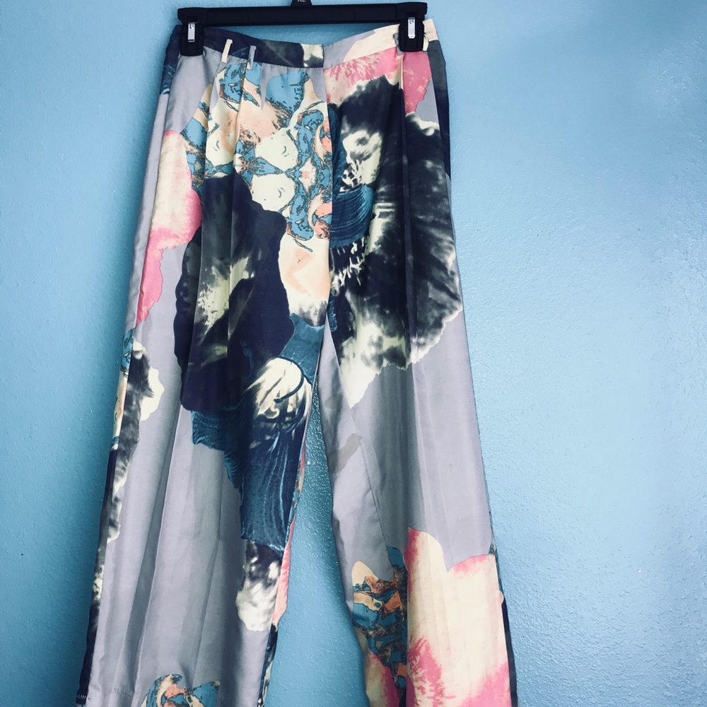 Robbi and nikki, half cut pants